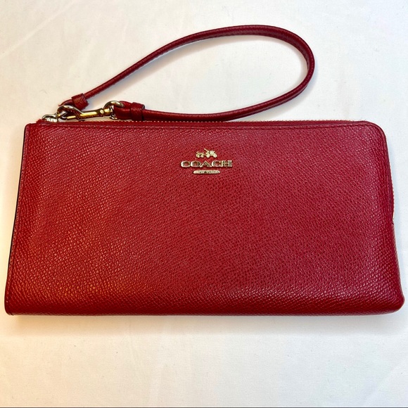 Coach Handbags - Coach Red Leather Wristlet Wallet 🥀